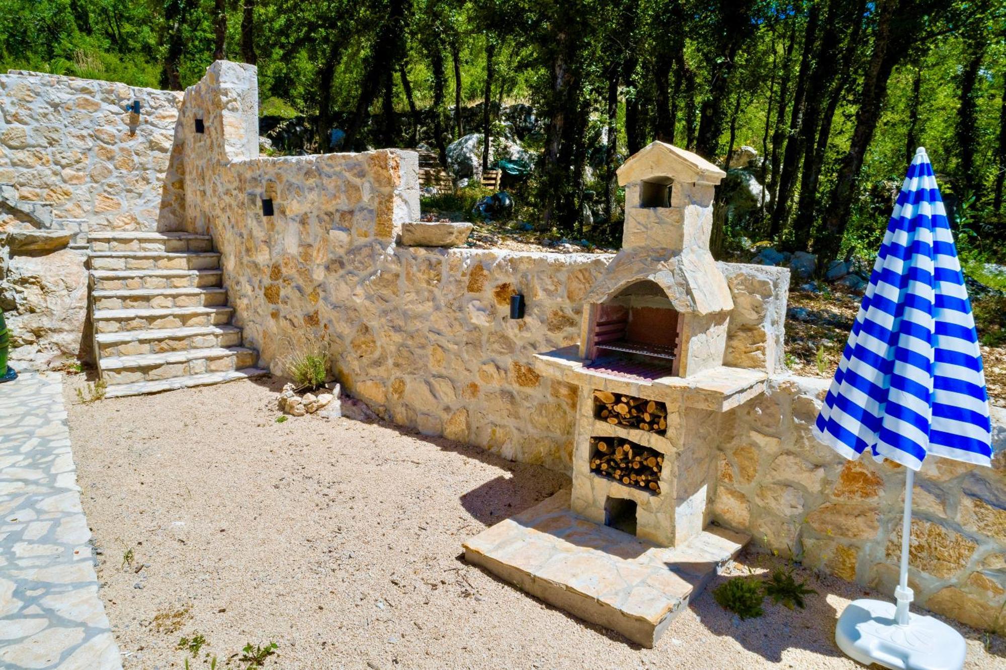 Luxury Villa Andrea Vrzika In Forest Near The Sea Zagvozd Eksteriør bilde